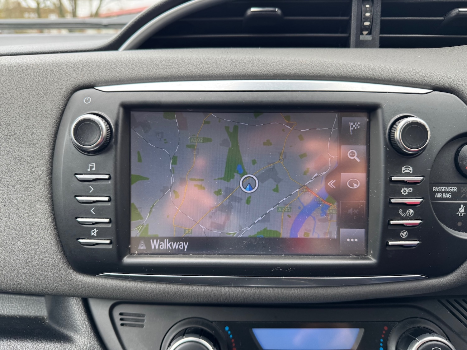 Used Toyota Yaris 2017 for sale - 78135143: Photo 19