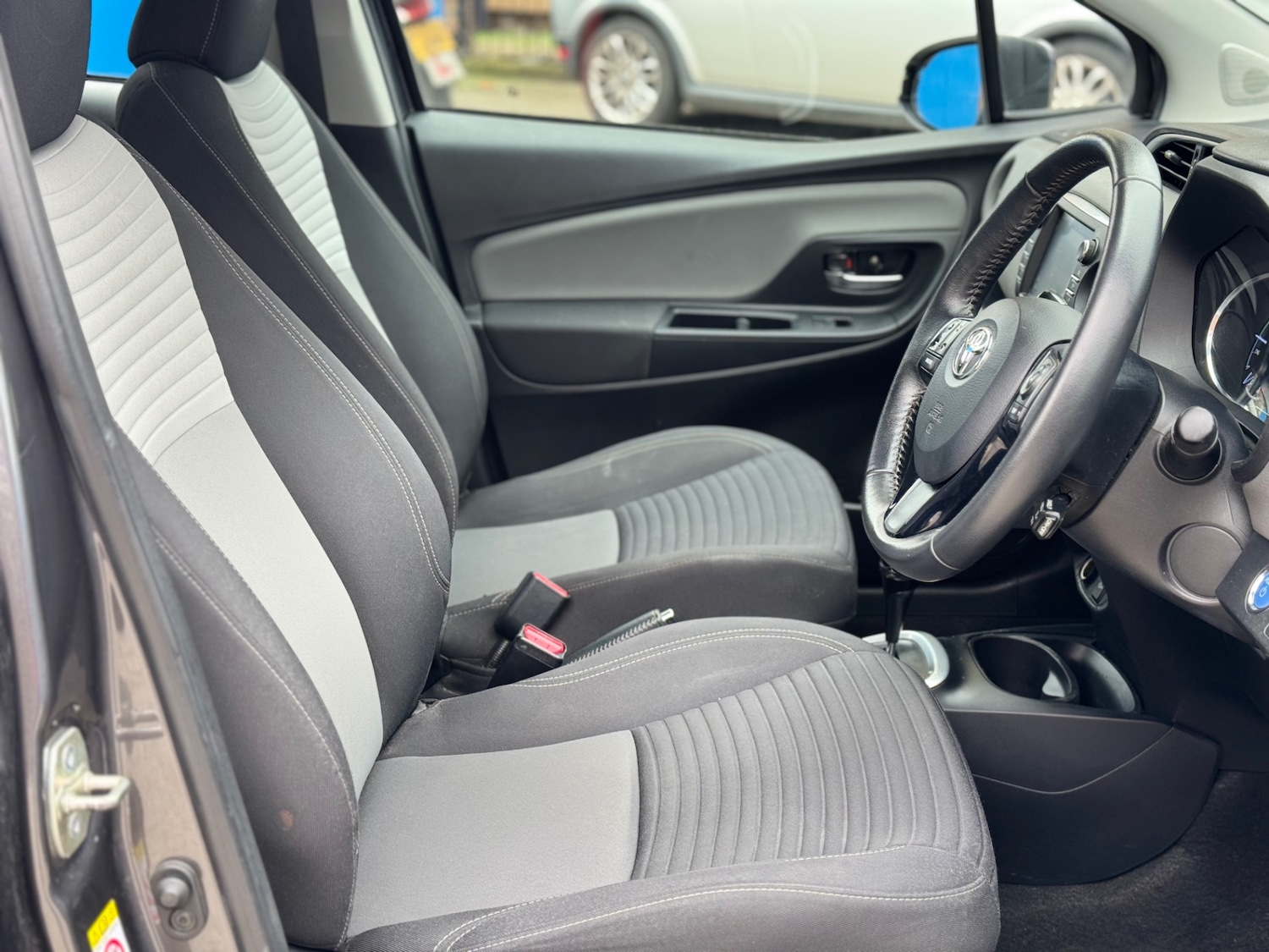 Used Toyota Yaris 2017 for sale - 78135143: Photo 9