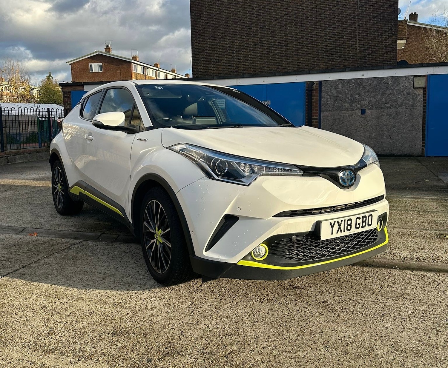Used Toyota C-HR 2018 for sale - 76670834: Photo 1