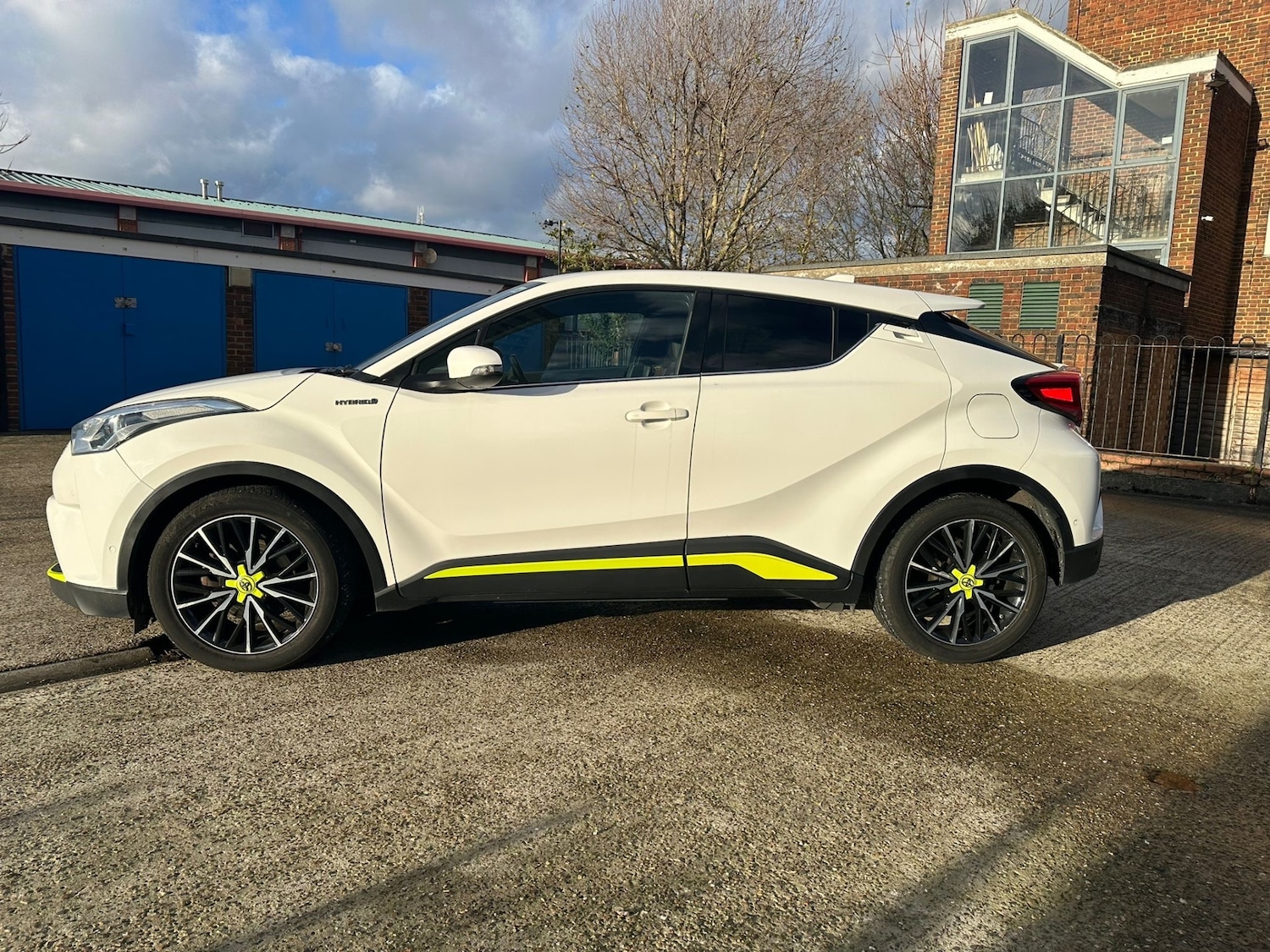 Used Toyota C-HR 2018 for sale - 76670834: Photo 8