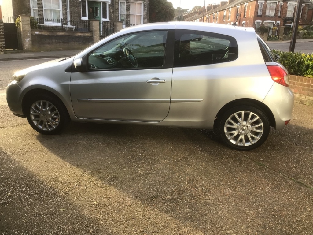 Used Renault Clio 2010 for sale - 77976048: Photo 11