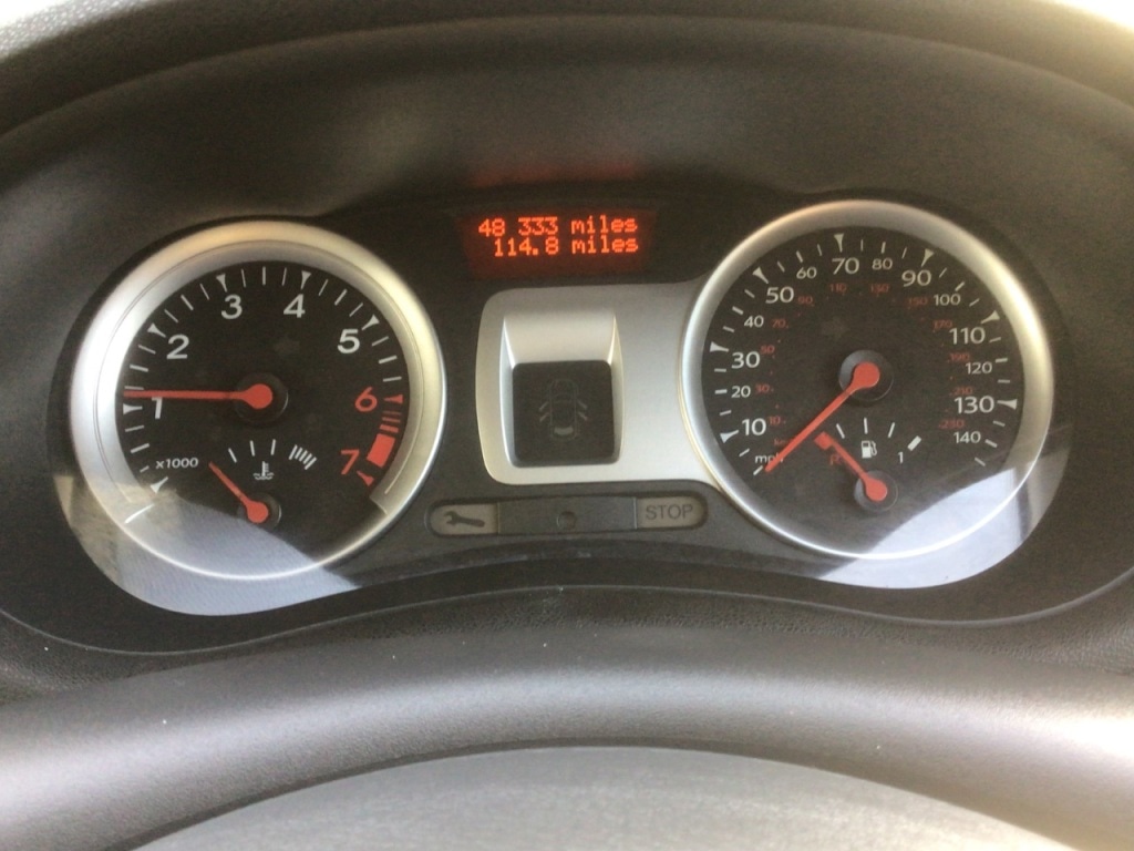 Used Renault Clio 2010 for sale - 77976048: Photo 15