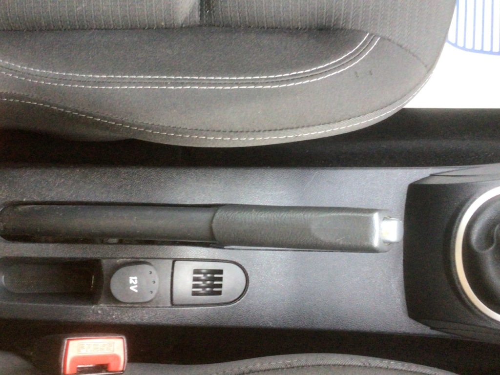 Used Renault Clio 2010 for sale - 77976048: Photo 20