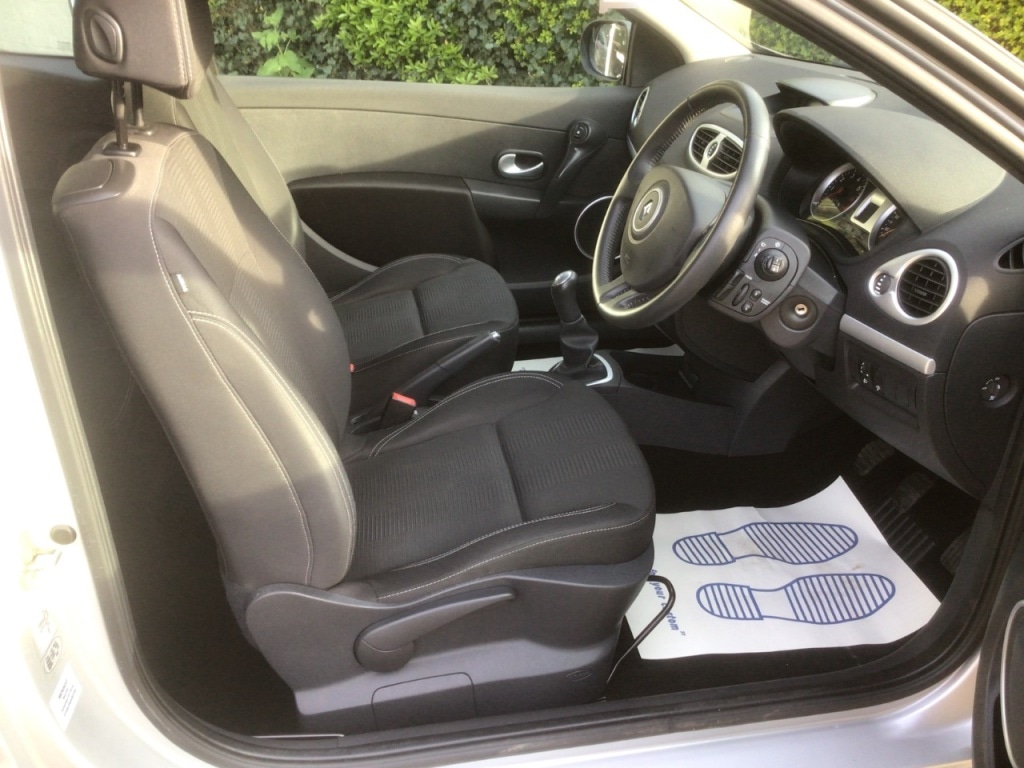 Used Renault Clio 2010 for sale - 77976048: Photo 21