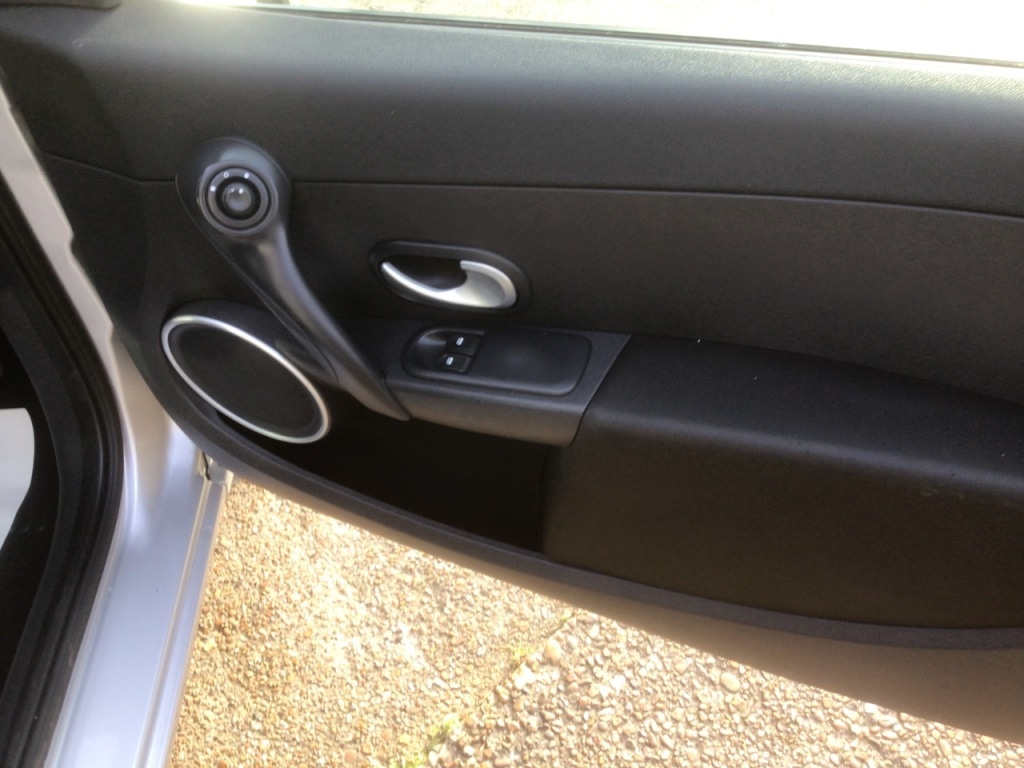 Used Renault Clio 2010 for sale - 77976048: Photo 22