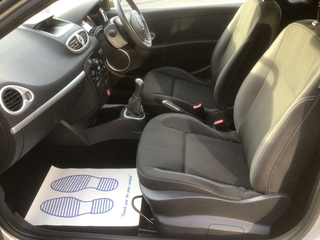 Used Renault Clio 2010 for sale - 77976048: Photo 23