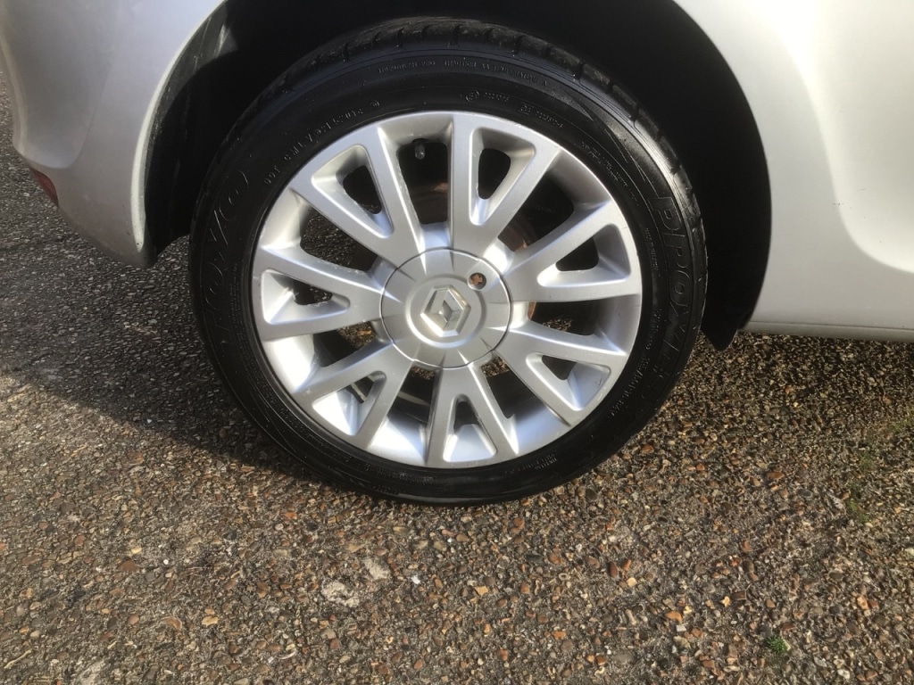 Used Renault Clio 2010 for sale - 77976048: Photo 26