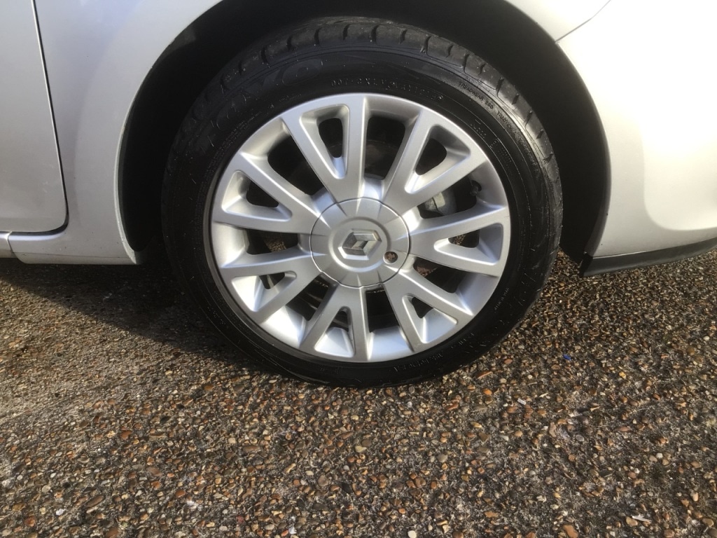 Used Renault Clio 2010 for sale - 77976048: Photo 27