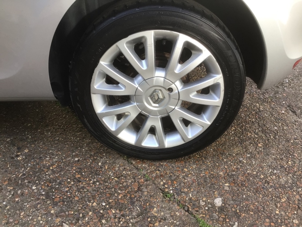 Used Renault Clio 2010 for sale - 77976048: Photo 28