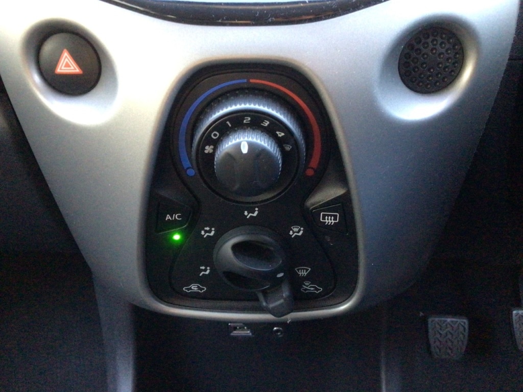 Used Peugeot 108 2015 for sale - 76847970: Photo 21