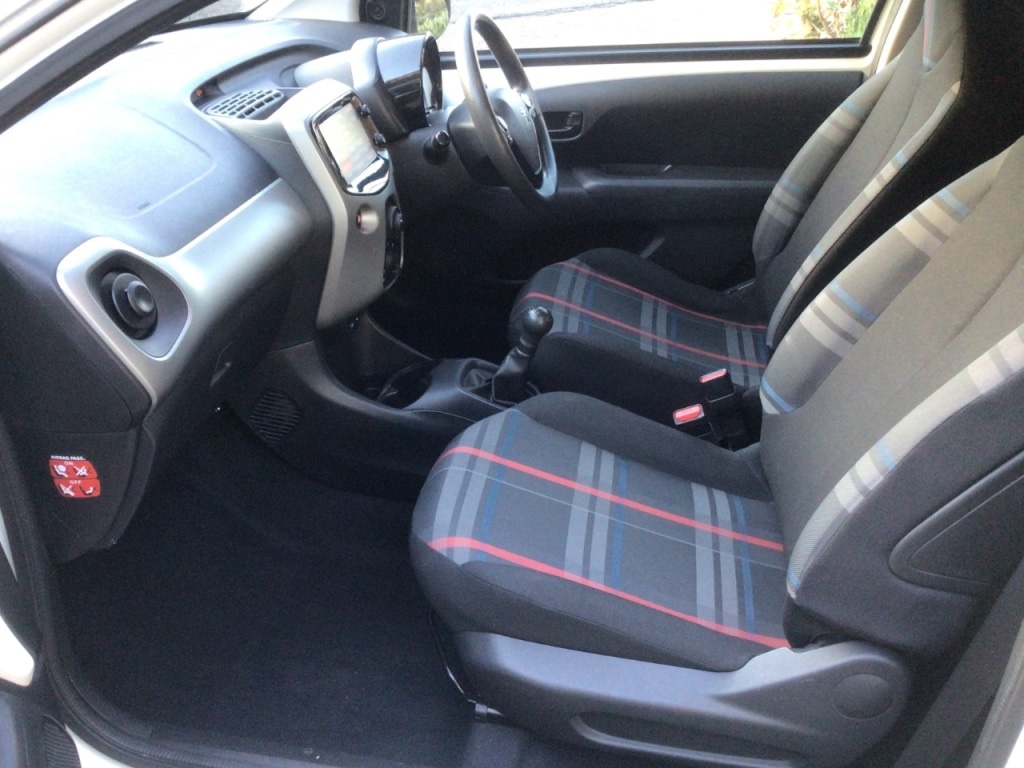 Used Peugeot 108 2015 for sale - 76847970: Photo 25