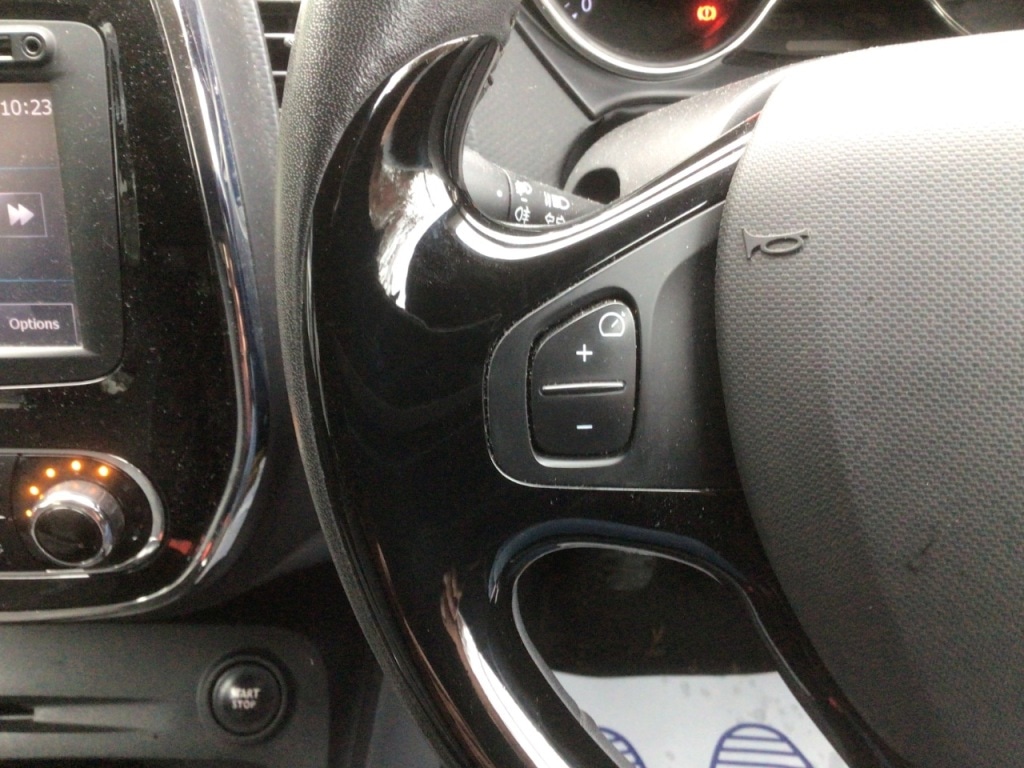 Used Renault Captur 2015 for sale - 76847967: Photo 21