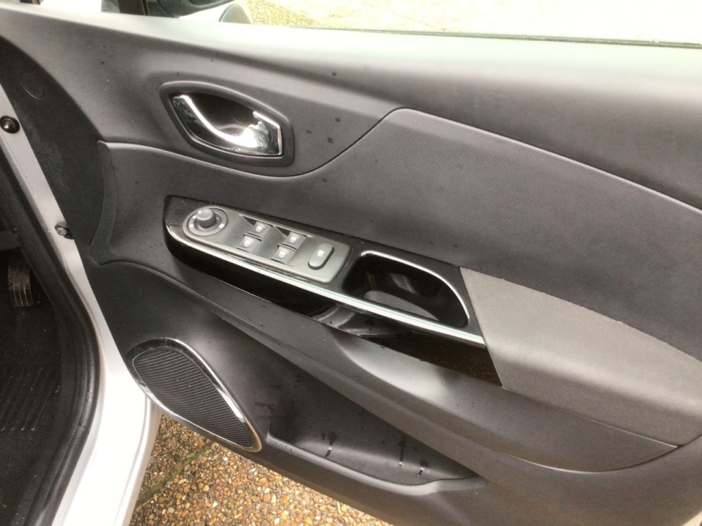 Used Renault Captur 2015 for sale - 76847967: Photo 27