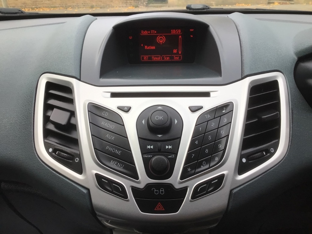 Used Ford Fiesta 2010 for sale - 77312952: Photo 17