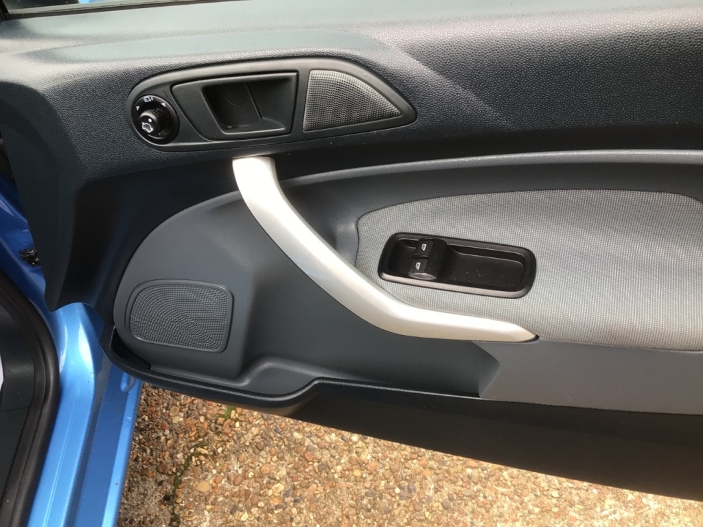 Used Ford Fiesta 2010 for sale - 77312952: Photo 22