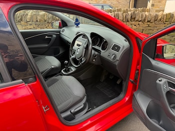 Used Volkswagen Polo 2015 for sale - 78226407: Photo