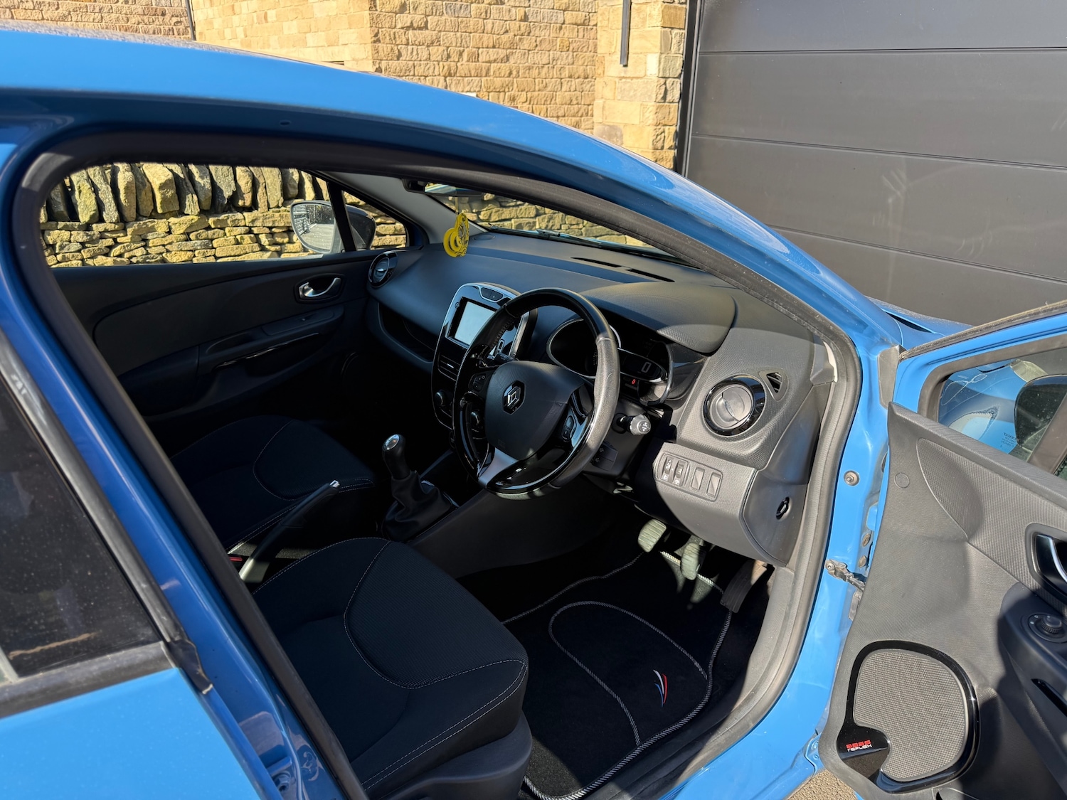 Used Renault Clio 2015 for sale - 77930455: Photo 15