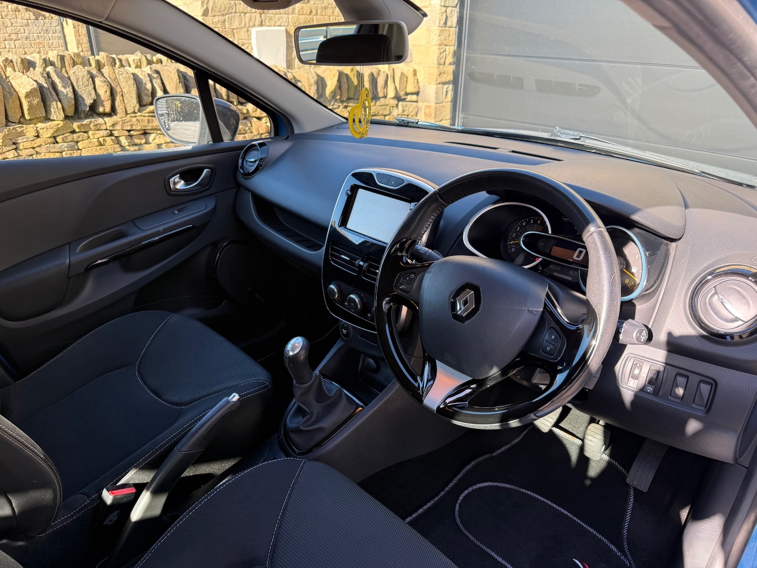 Used Renault Clio 2015 for sale - 77930455: Photo 17