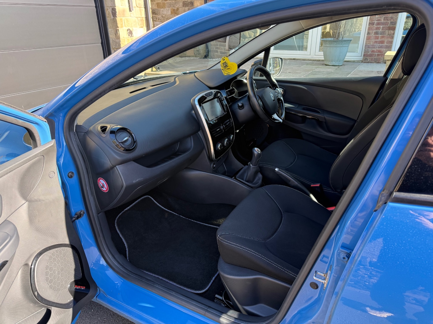 Used Renault Clio 2015 for sale - 77930455: Photo 3