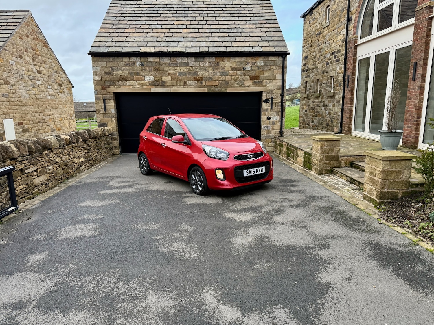 Used Kia Picanto 2016 for sale - 76736136: Photo 2