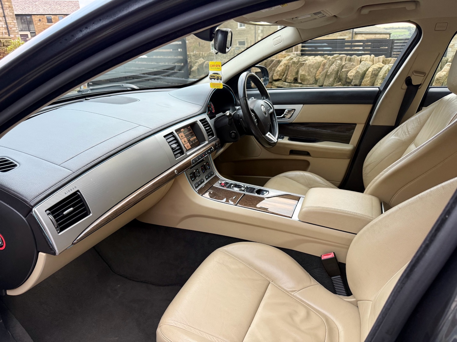 Used Jaguar XF 2015 for sale - 76627309: Photo 16