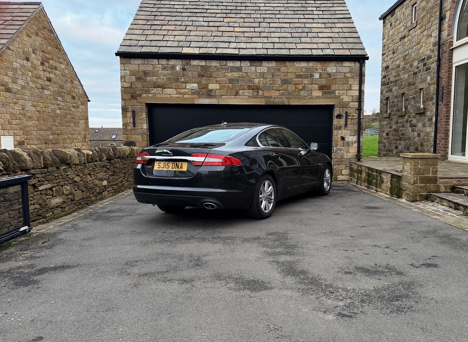 Used Jaguar XF 2015 for sale - 76627309: Photo 5