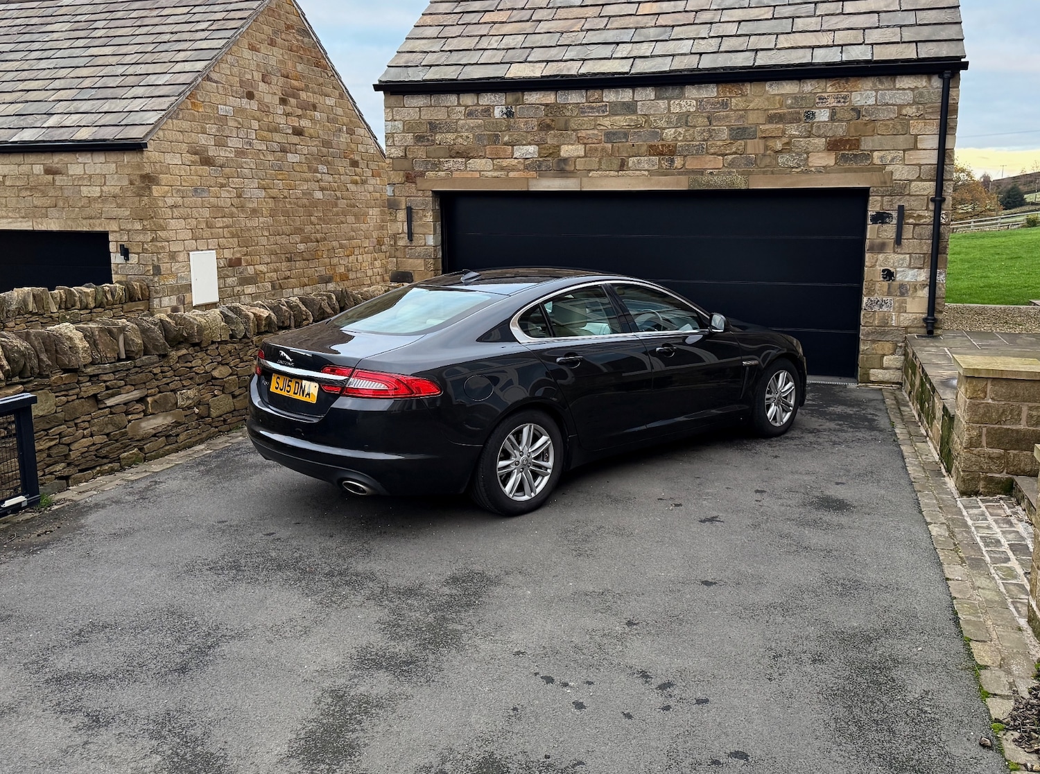 Used Jaguar XF 2015 for sale - 76627309: Photo 6