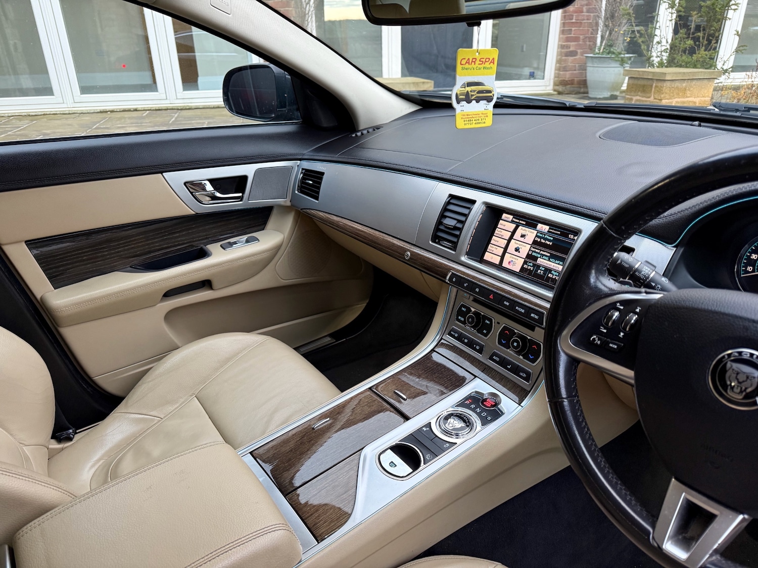 Used Jaguar XF 2015 for sale - 76627309: Photo 8