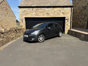 Used Peugeot 208 2013 for sale - 79549121: Photo