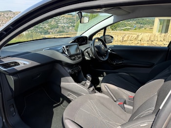 Used Peugeot 208 2013 for sale - 79549121: Photo