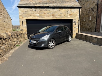 Used Peugeot 208 2013 for sale - 79549121: Photo