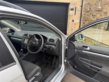 Used Volkswagen Golf 2011 for sale - 77818202: Photo