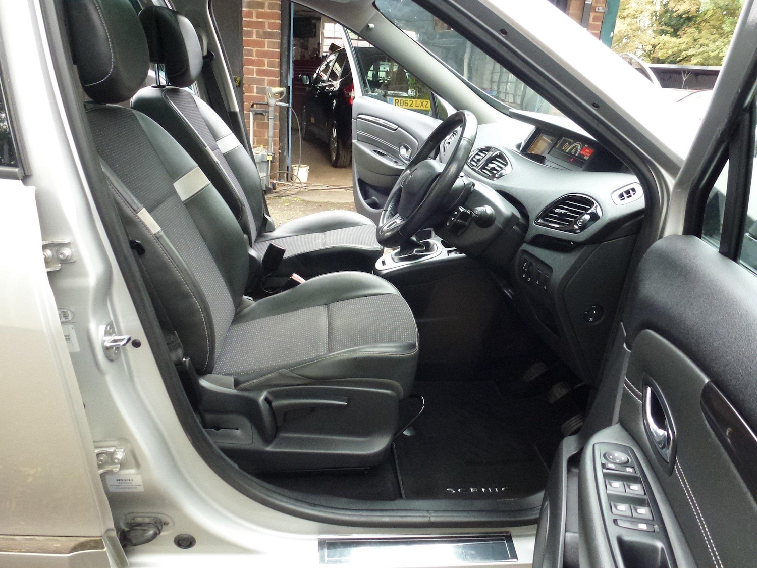 Used Renault Grand Scenic 2013 for sale - 77046314: Photo 11