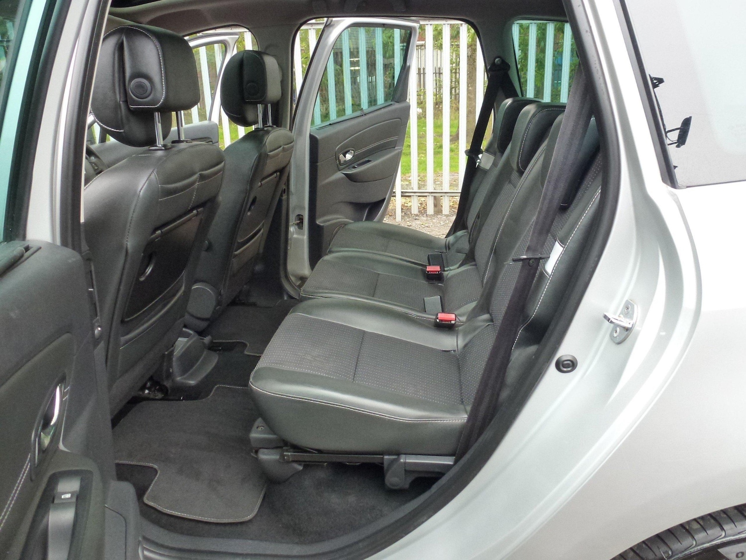 Used Renault Grand Scenic 2013 for sale - 77046314: Photo 16