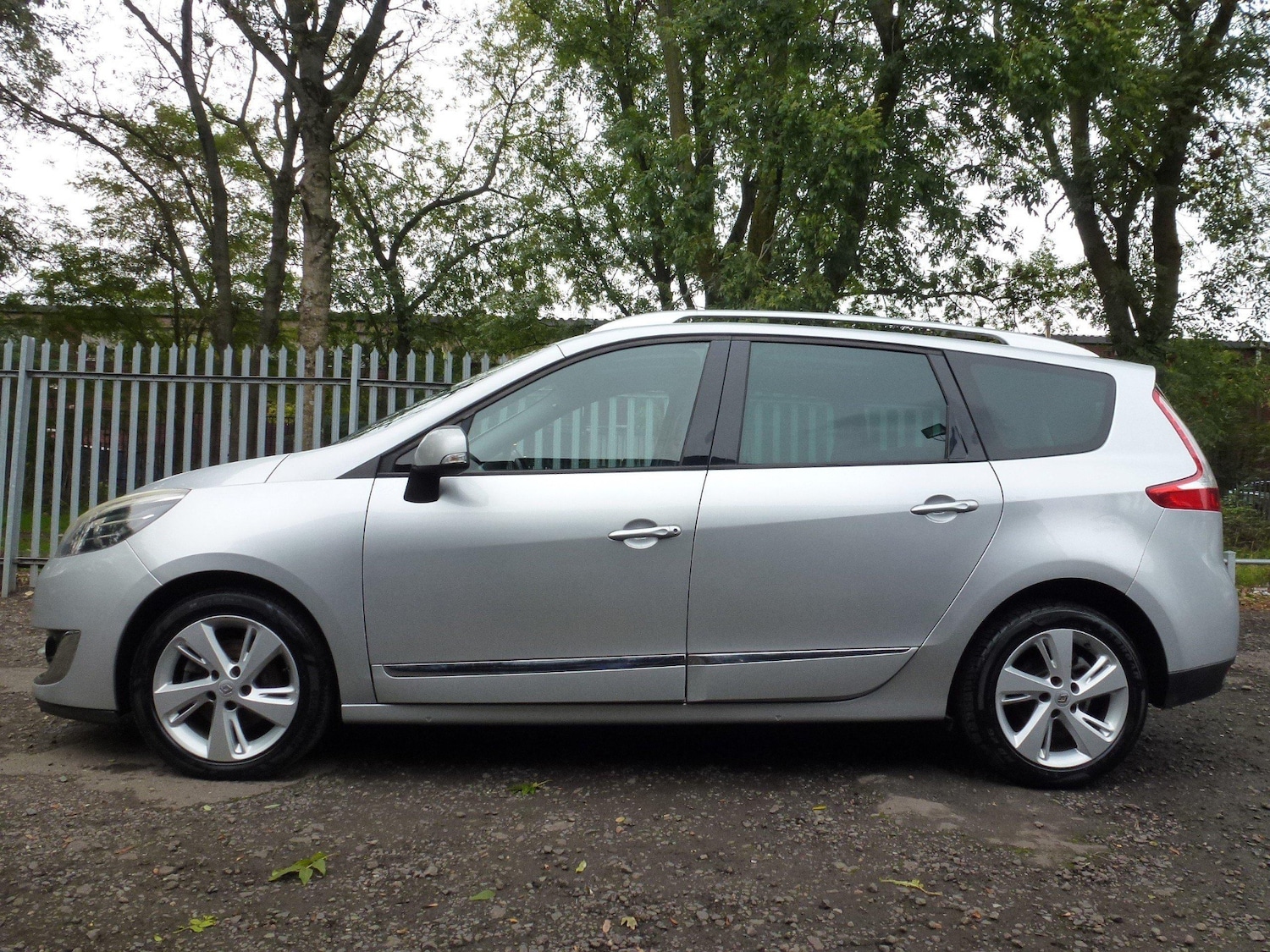 Used Renault Grand Scenic 2013 for sale - 77046314: Photo 7