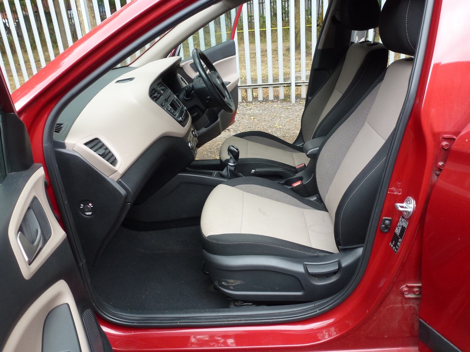 Used Hyundai i20 2015 for sale - 77127772: Photo 5