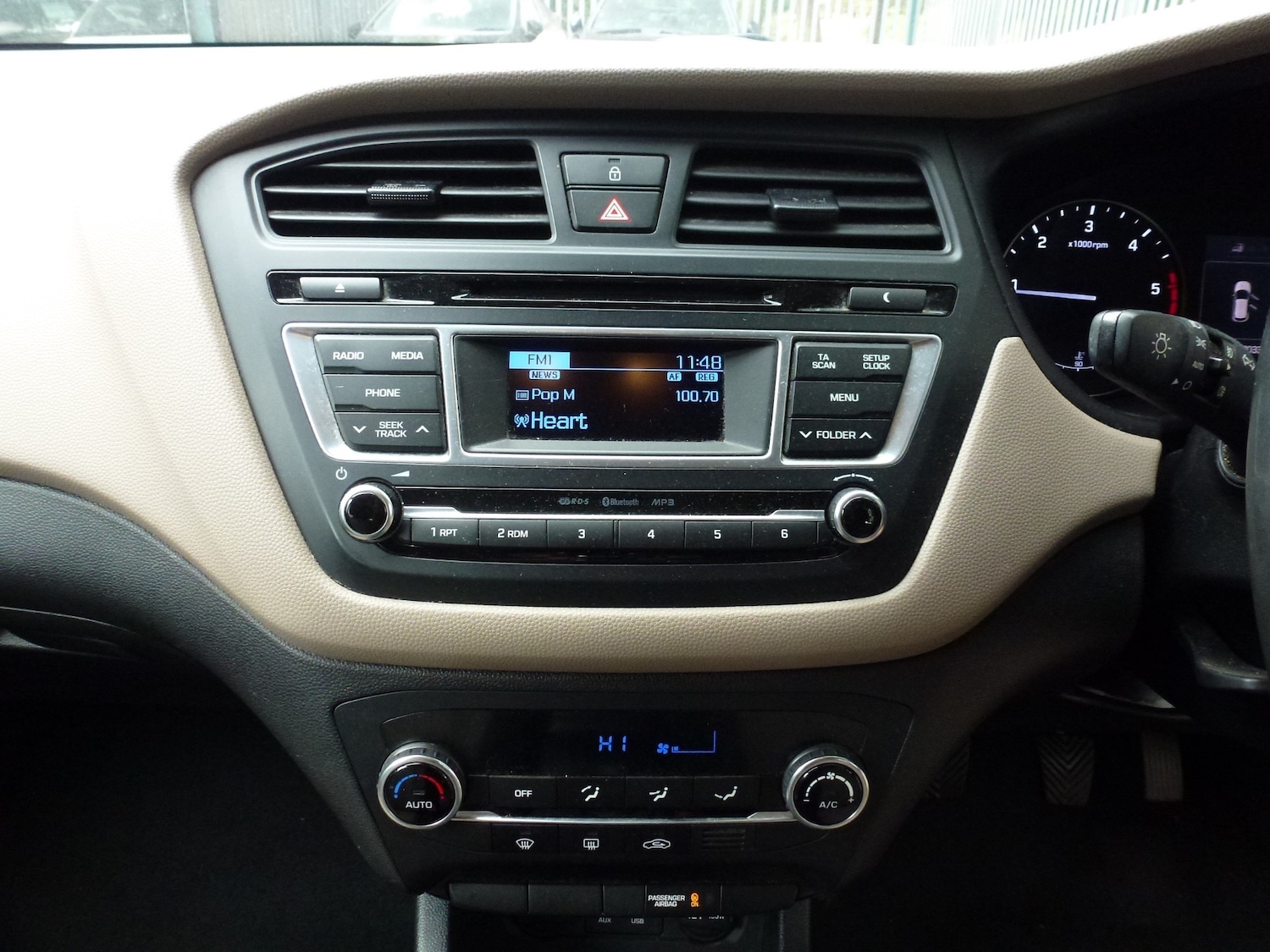 Used Hyundai i20 2015 for sale - 77127772: Photo 8