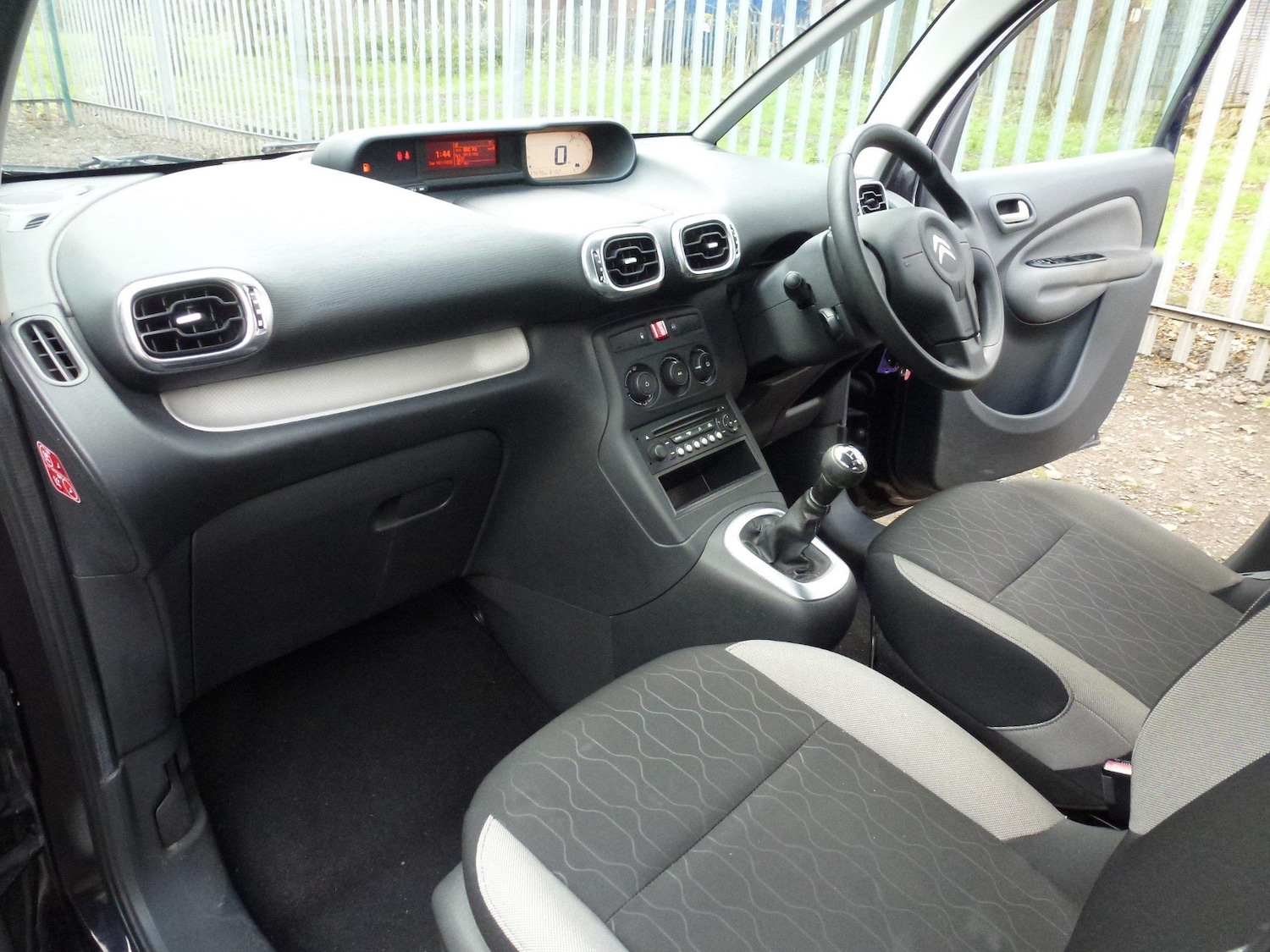 Used Citroen C3 Picasso 2014 for sale - 76785305: Photo 12