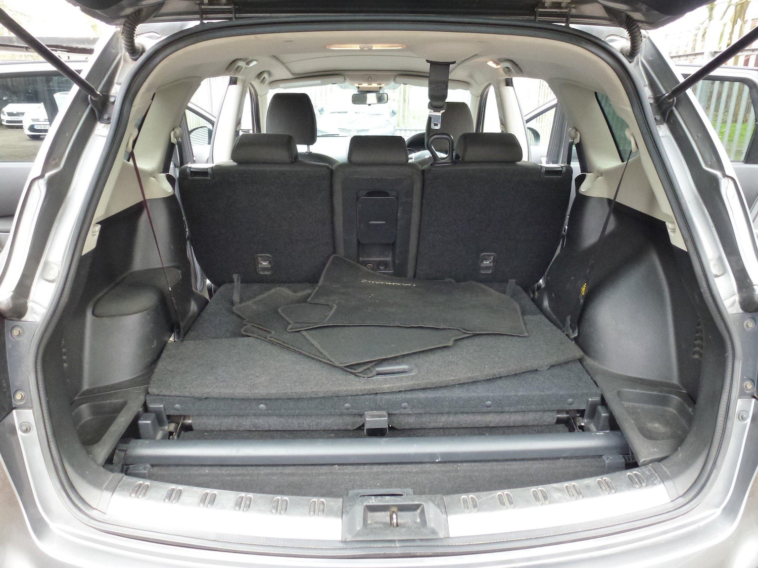 Used Nissan Qashqai+2 2011 for sale - 77051634: Photo 3