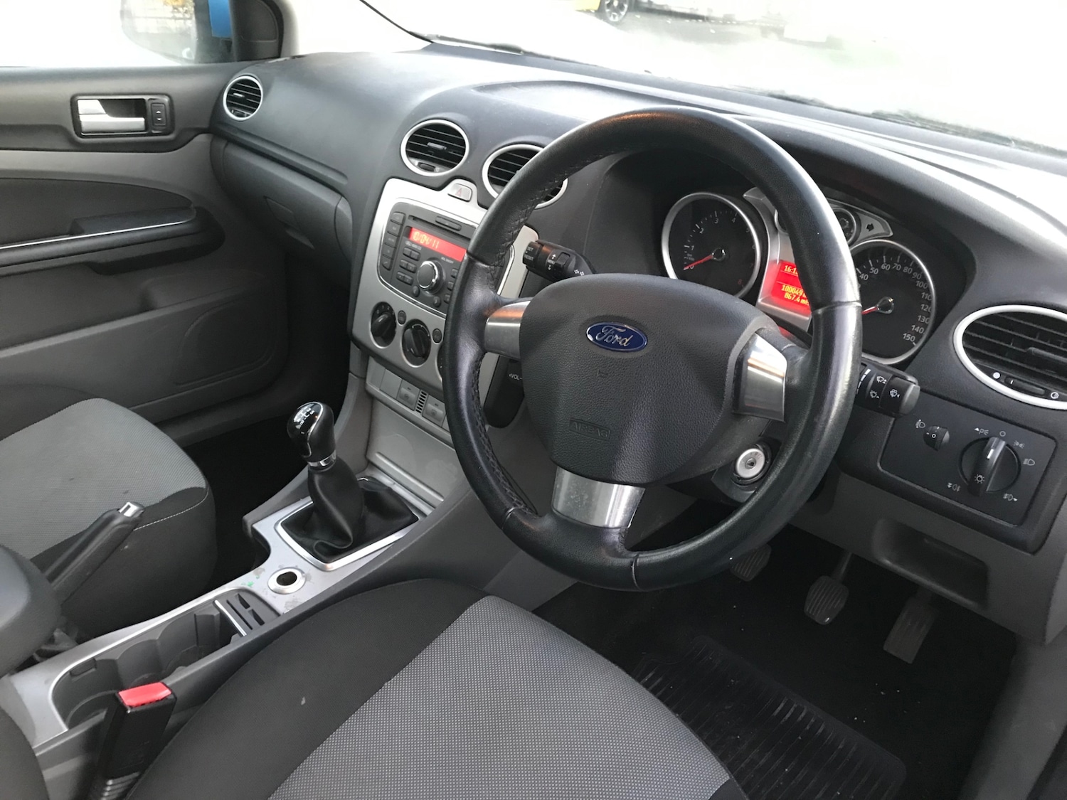 Used Ford Focus 2010 for sale - 76713427: Photo 4