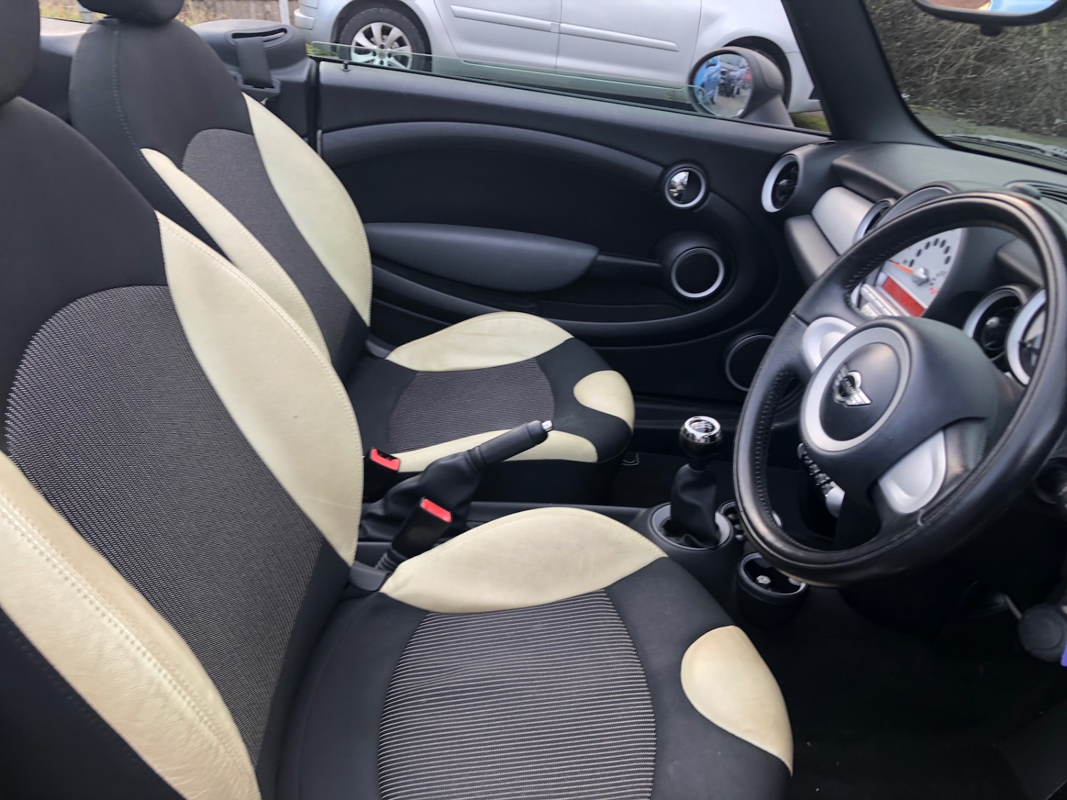 Used MINI Convertible 2010 for sale - 77248332: Photo 11