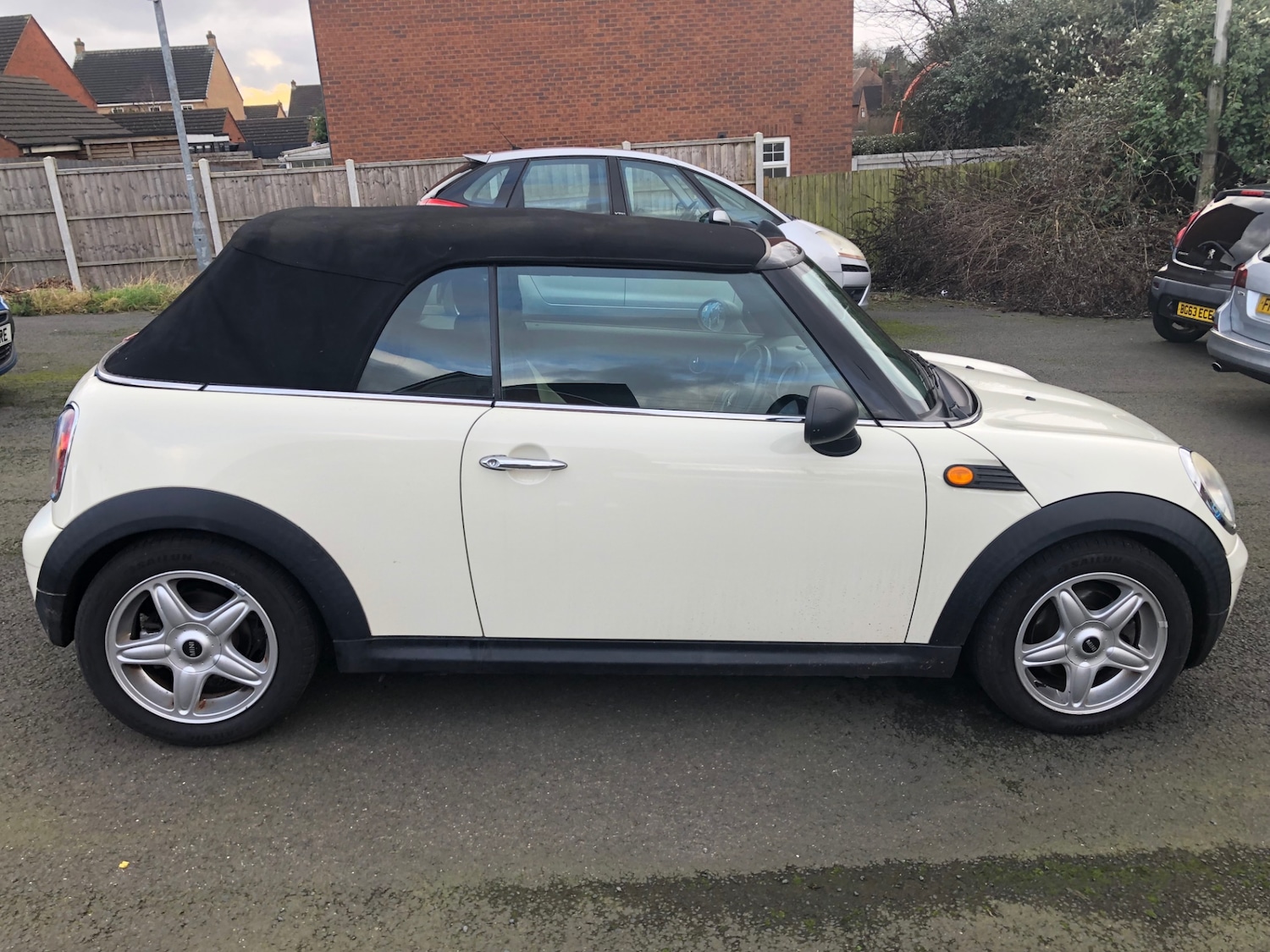 Used MINI Convertible 2010 for sale - 77248332: Photo 22