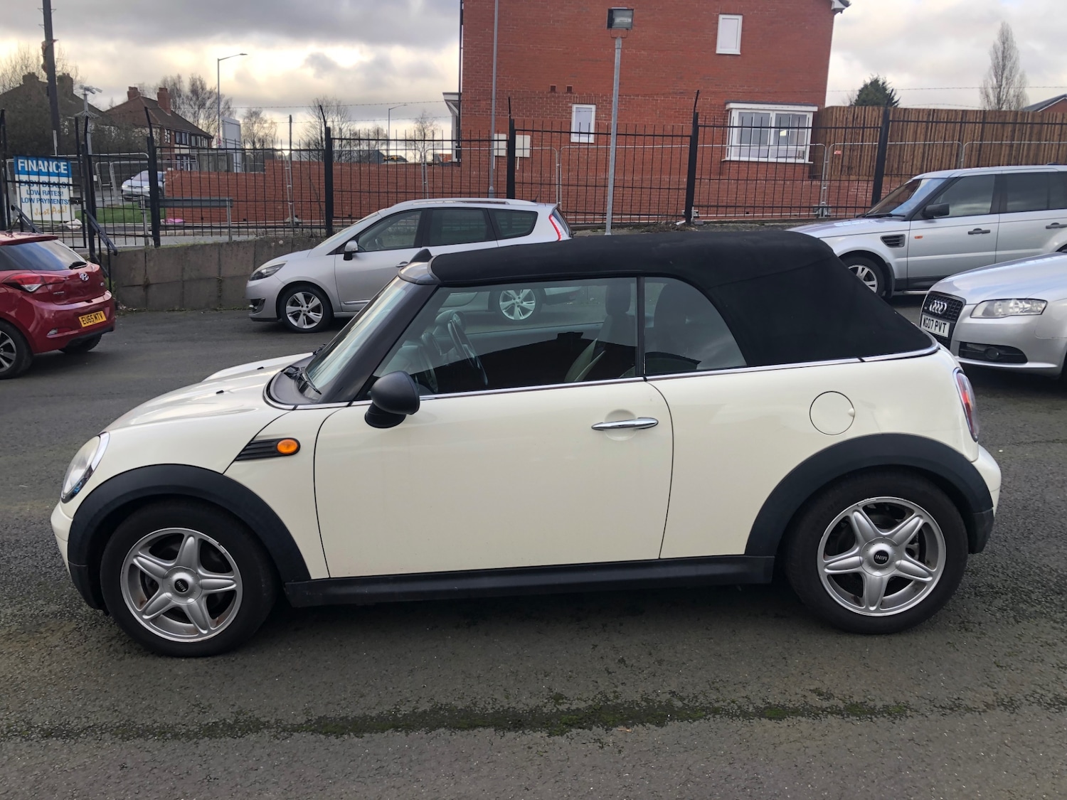 Used MINI Convertible 2010 for sale - 77248332: Photo 23