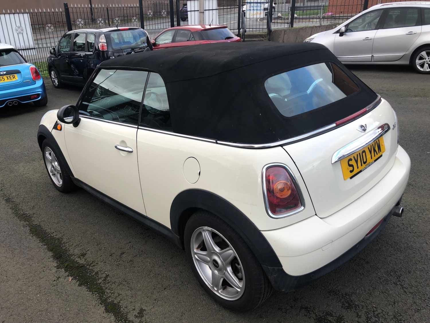 Used MINI Convertible 2010 for sale - 77248332: Photo 25