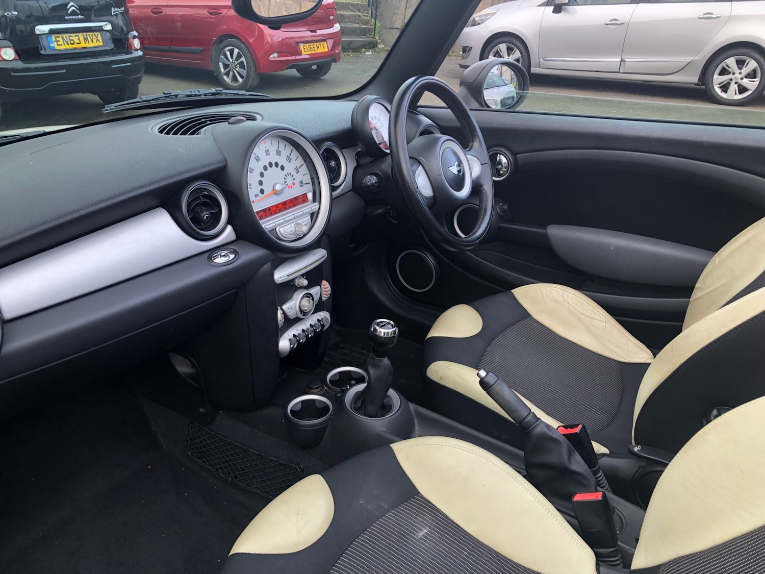 Used MINI Convertible 2010 for sale - 77248332: Photo 7