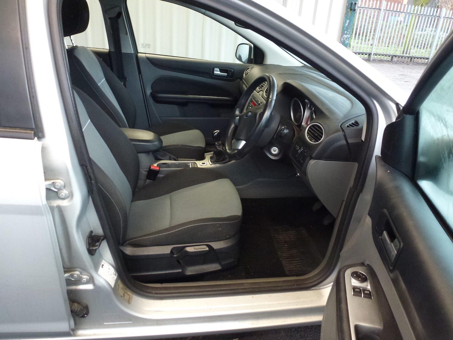 Used Ford Focus 2010 for sale - 77465961: Photo 5