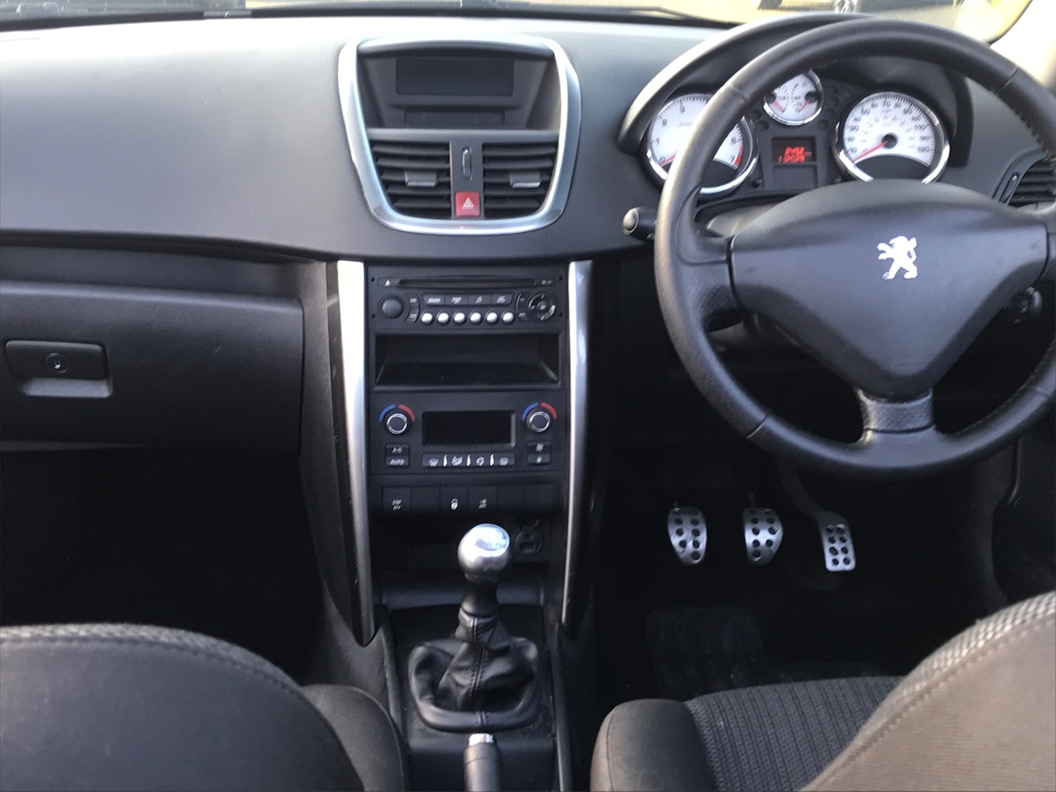 Used Peugeot 207 2010 for sale - 76855450: Photo 10