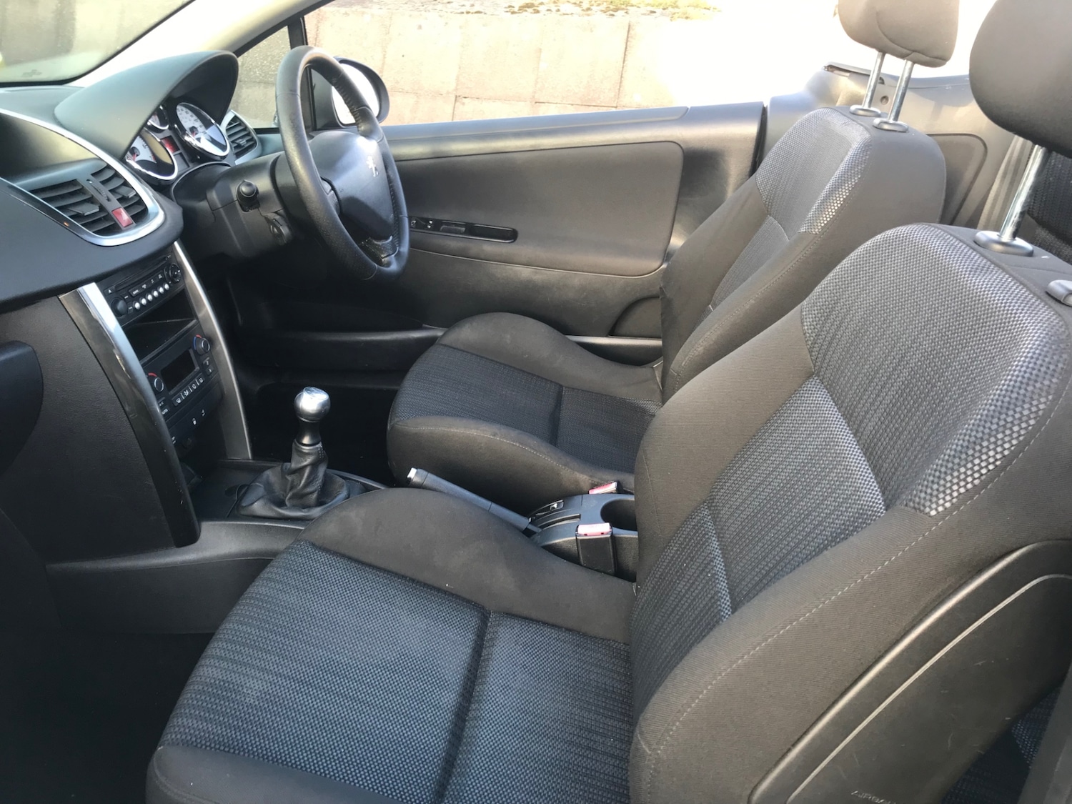 Used Peugeot 207 2010 for sale - 76855450: Photo 9