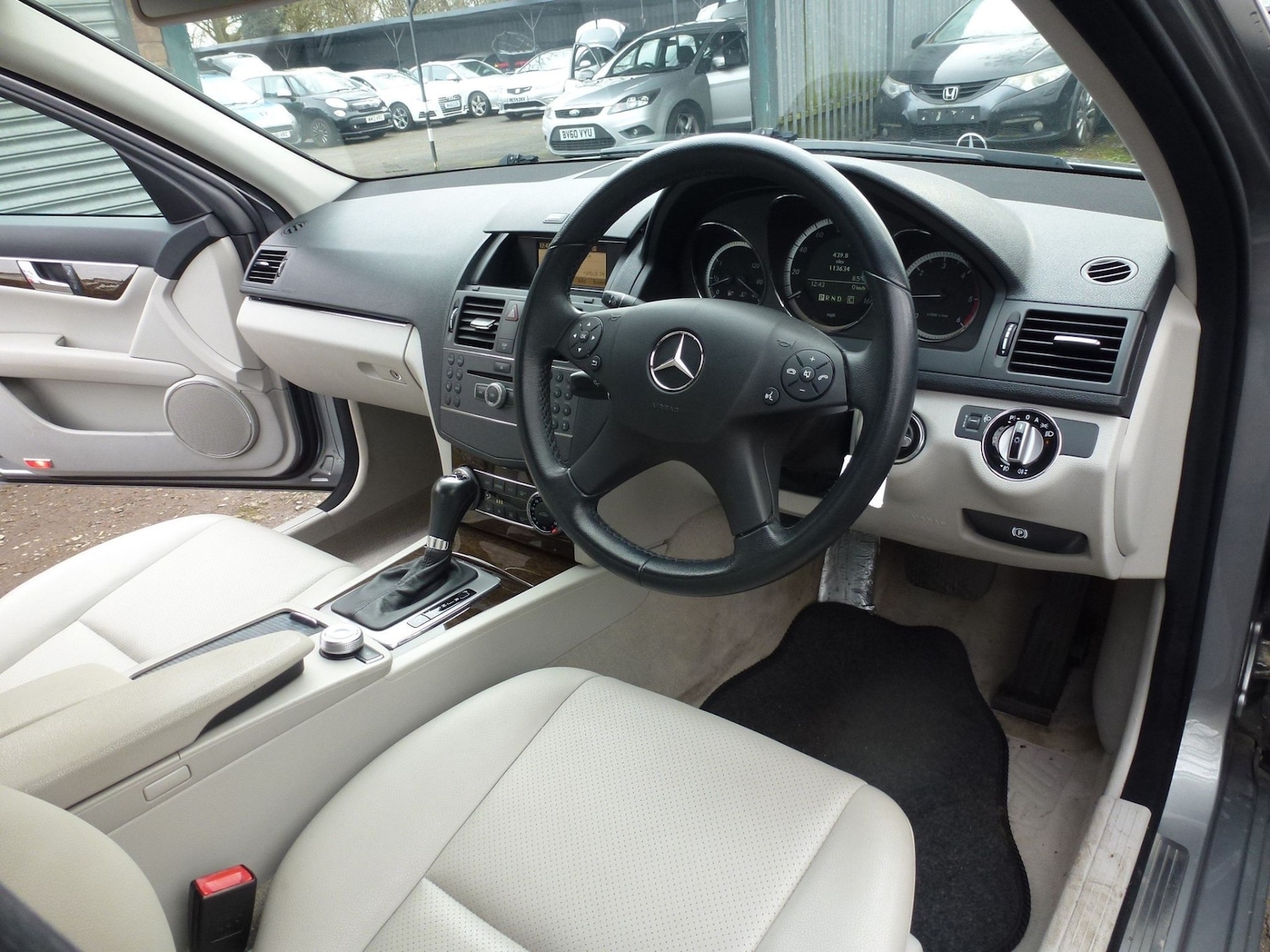 Used Mercedes-Benz C Class 2009 for sale - 77545065: Photo 10