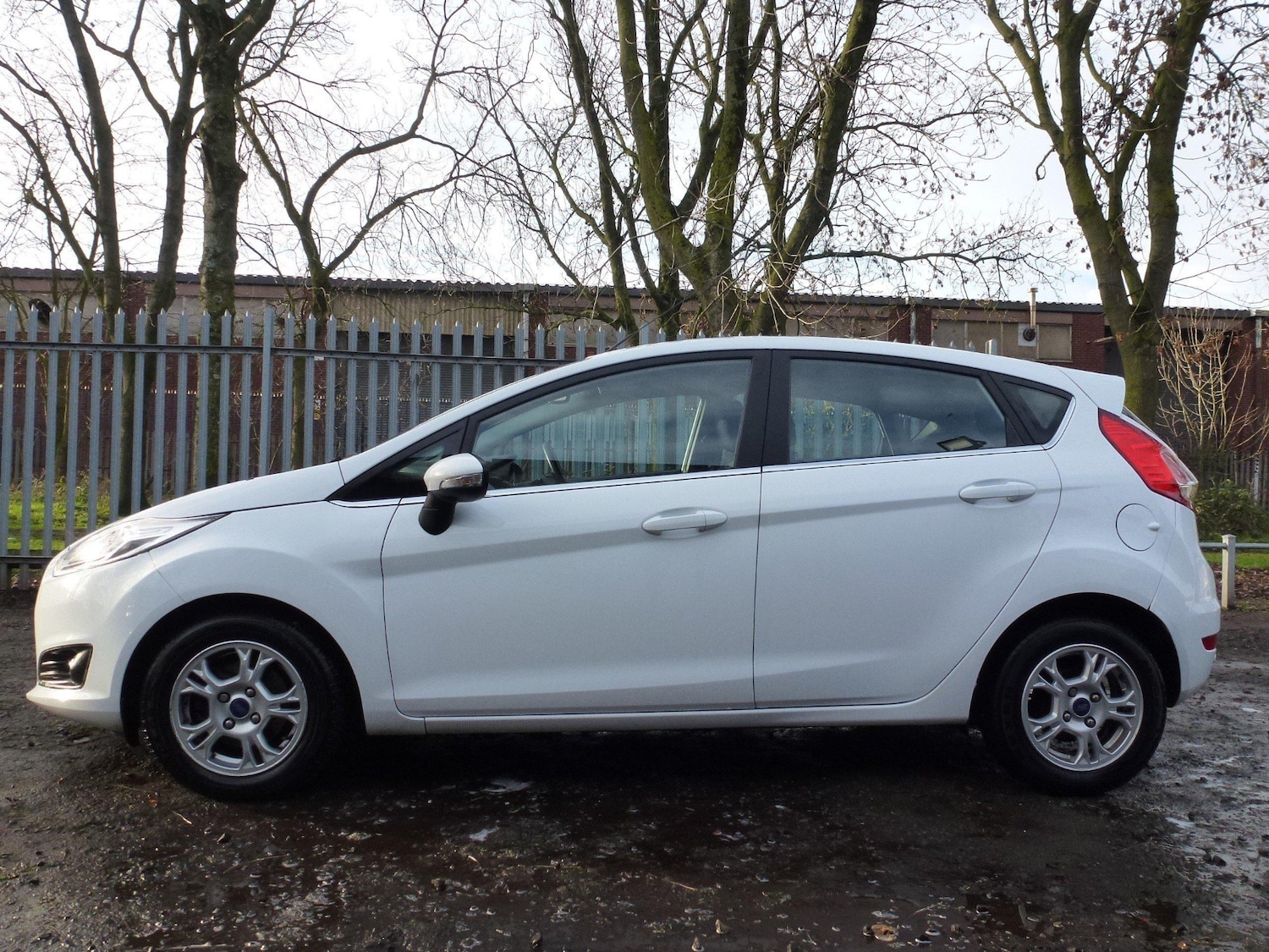 Used Ford Fiesta 2015 for sale - 77049346: Photo 7